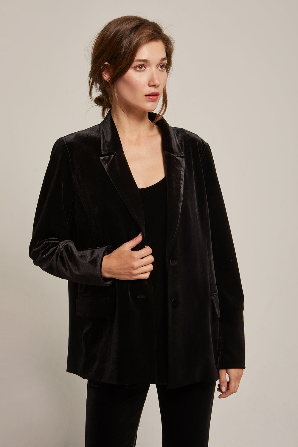 Single Breasted Velvet Blazer