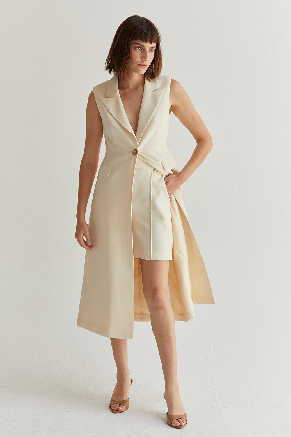 Sleeveless Long Blazer