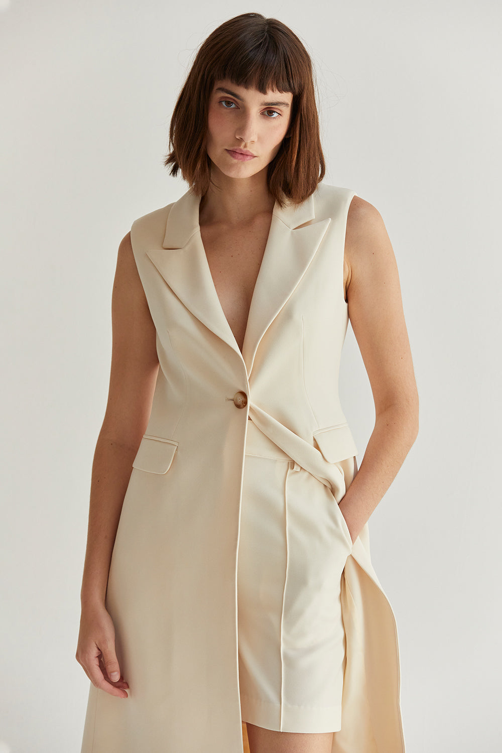 Sleeveless Long Blazer