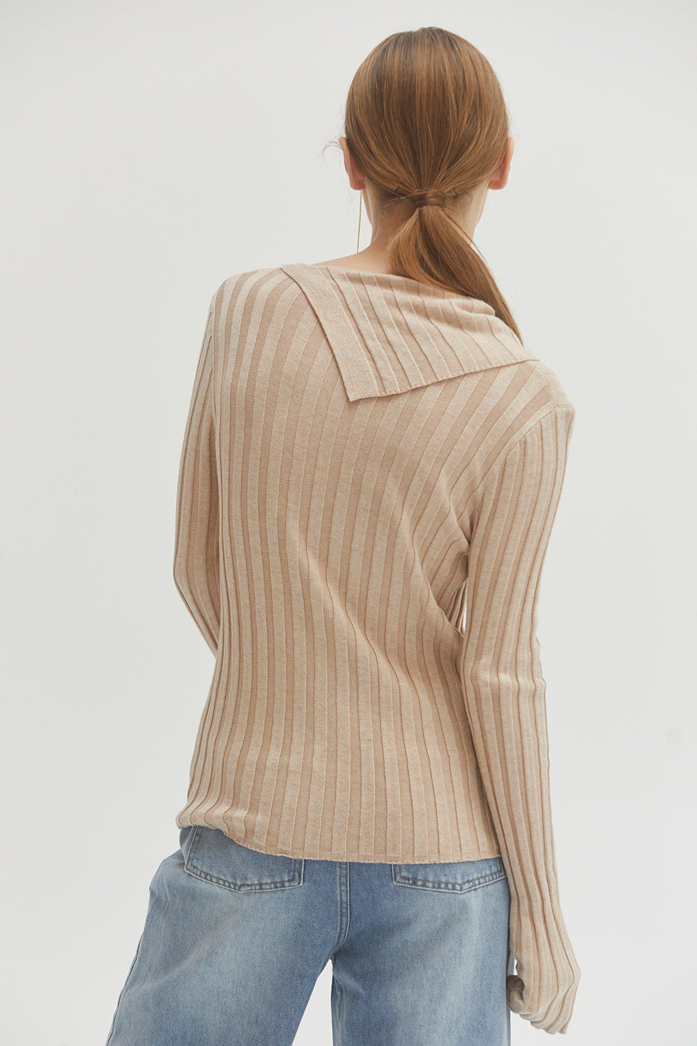Strickoberteil mit Klappendetail und langen Ärmeln
