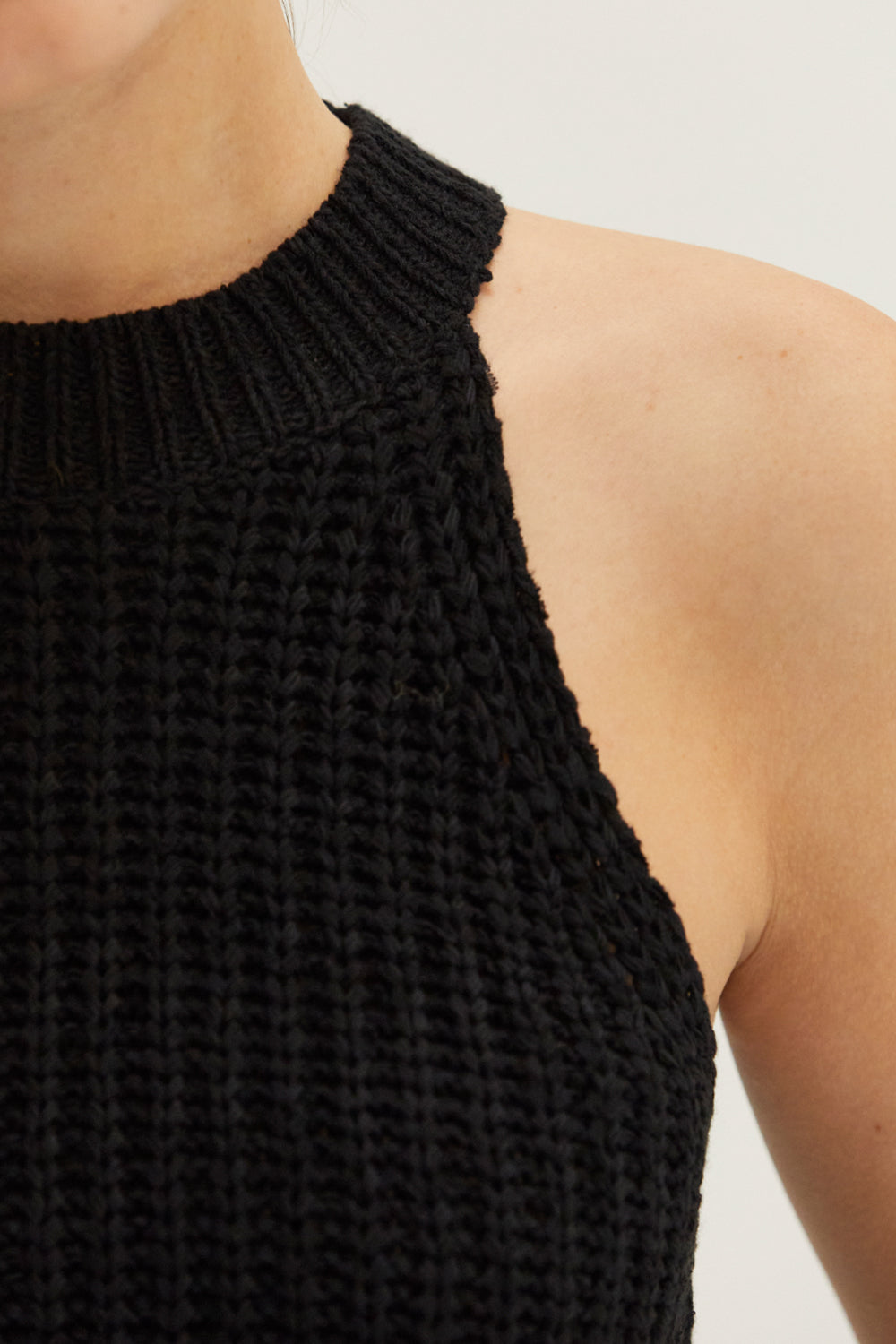 Trägertop aus Strick mit Neckholder-Ausschnitt