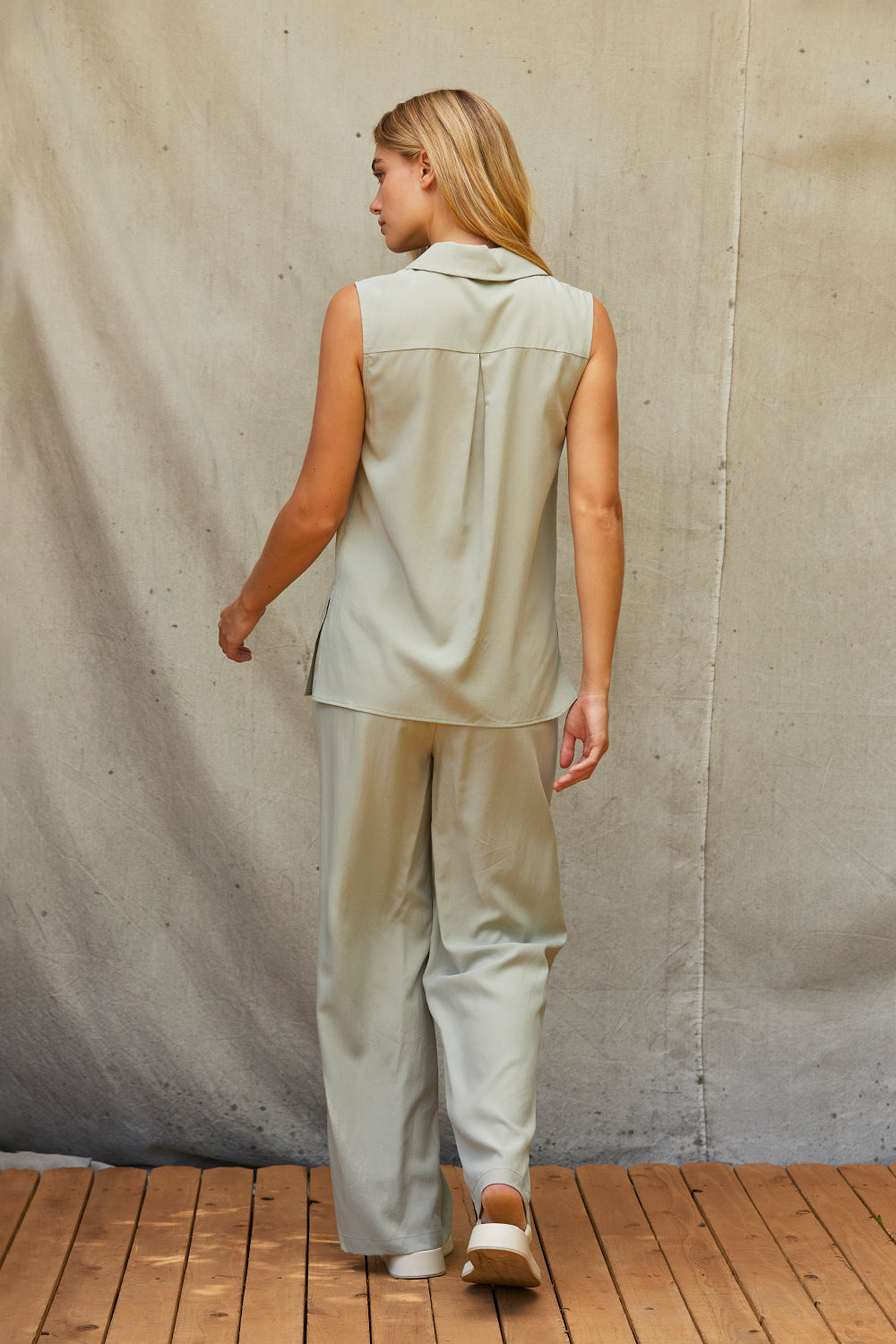Sleeveless Button Up Top