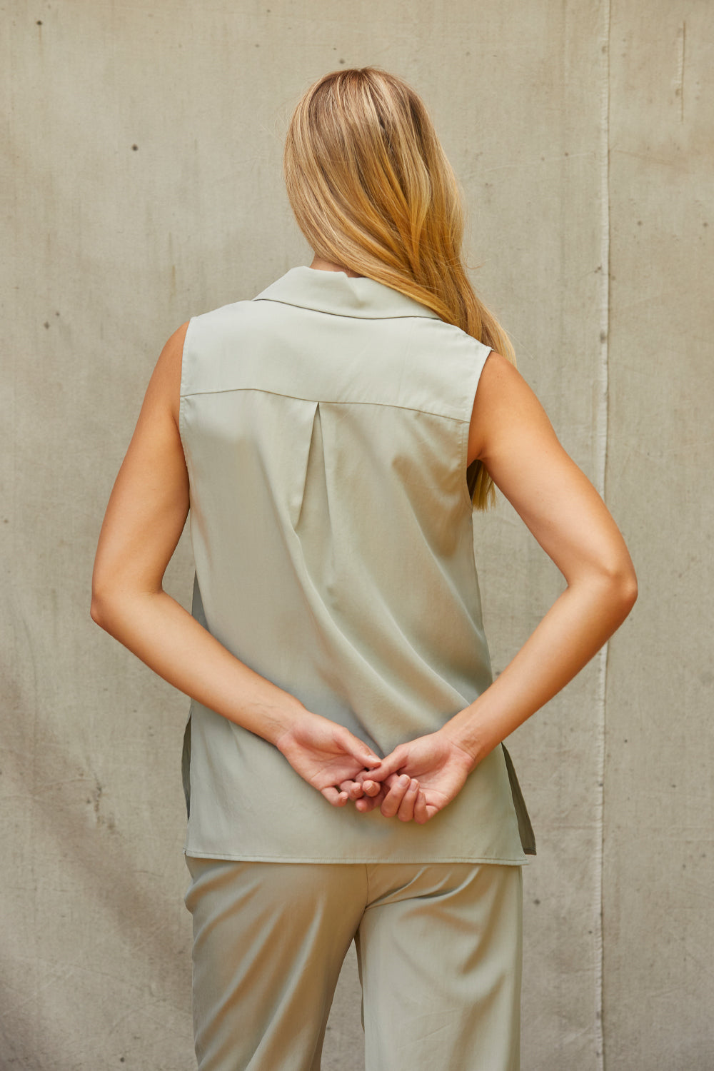 Sleeveless Button Up Top